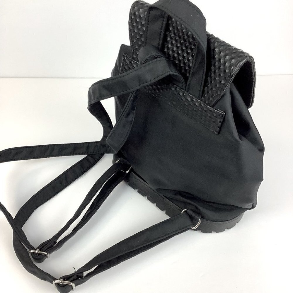 𝅺y2k MINI BACKPACK - Picture 4 of 5